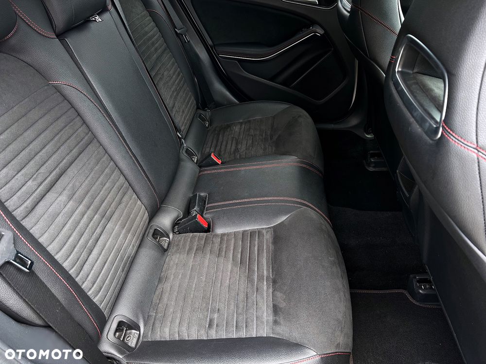 Mercedes-Benz Klasa A 180 d AMG Line - 14