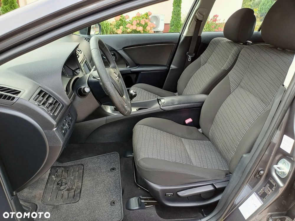 Toyota Avensis Touring Sports 1.8 Comfort - 14