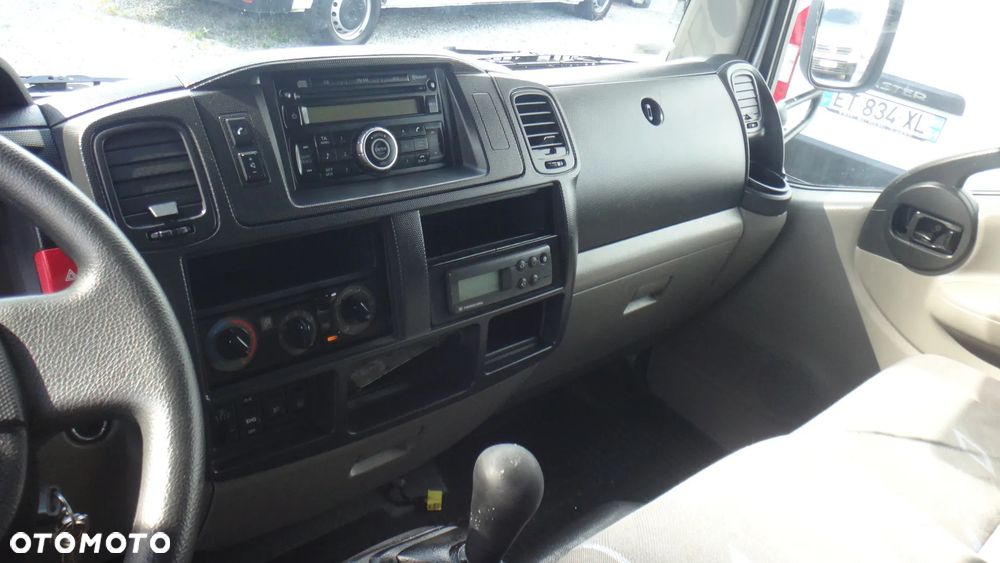 Renault Maxity - 12