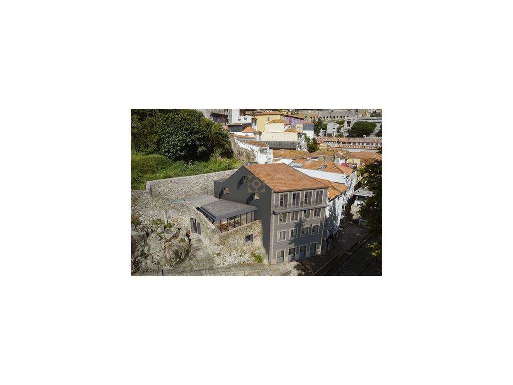 T1 na Alfândega do Porto - Grande imagem: 2/8