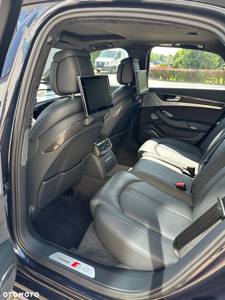 Audi S8 - 13