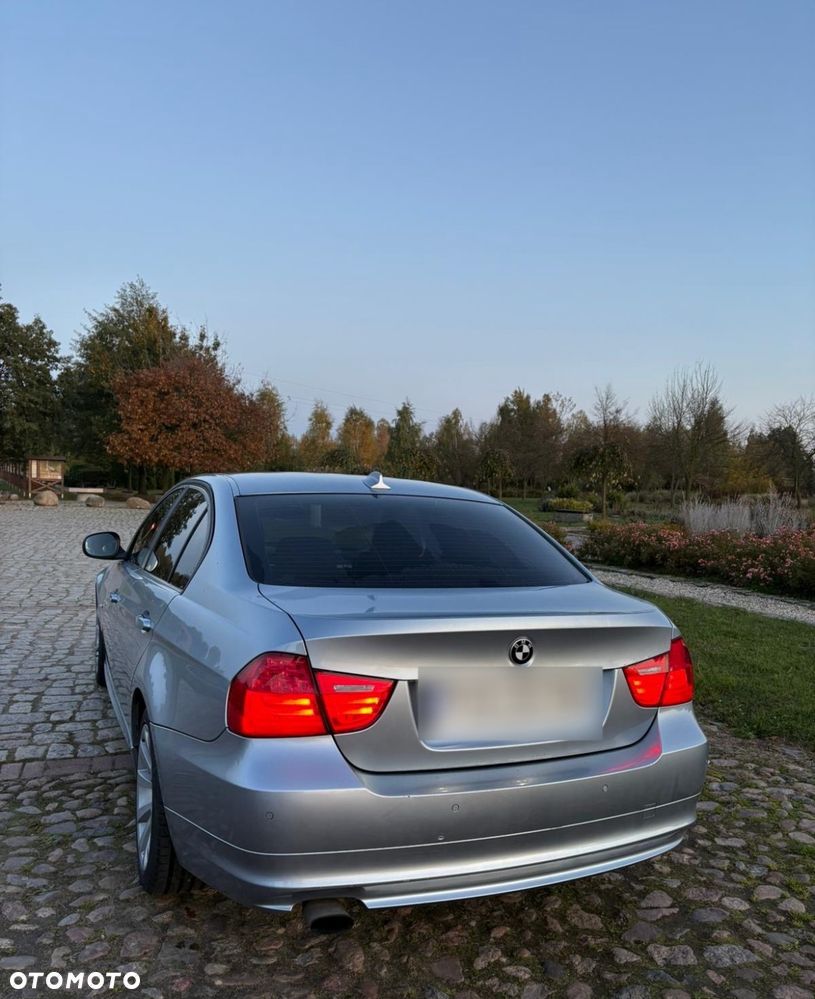 BMW Seria 3 318i - 4