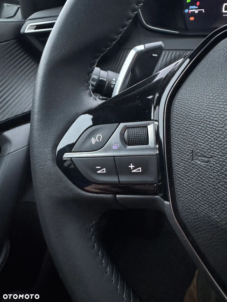 Peugeot 2008 BlueHDi 130 Allure S&S EAT8 - 31