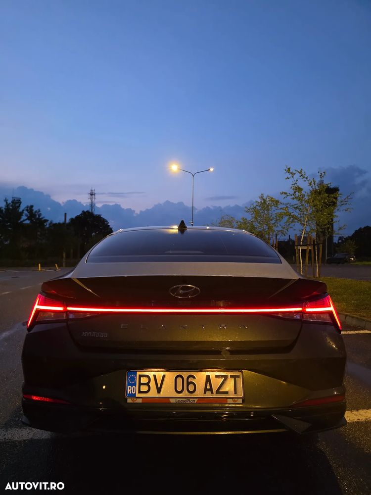 Hyundai Elantra 1.6 l 123 CP CVT Highway - 5