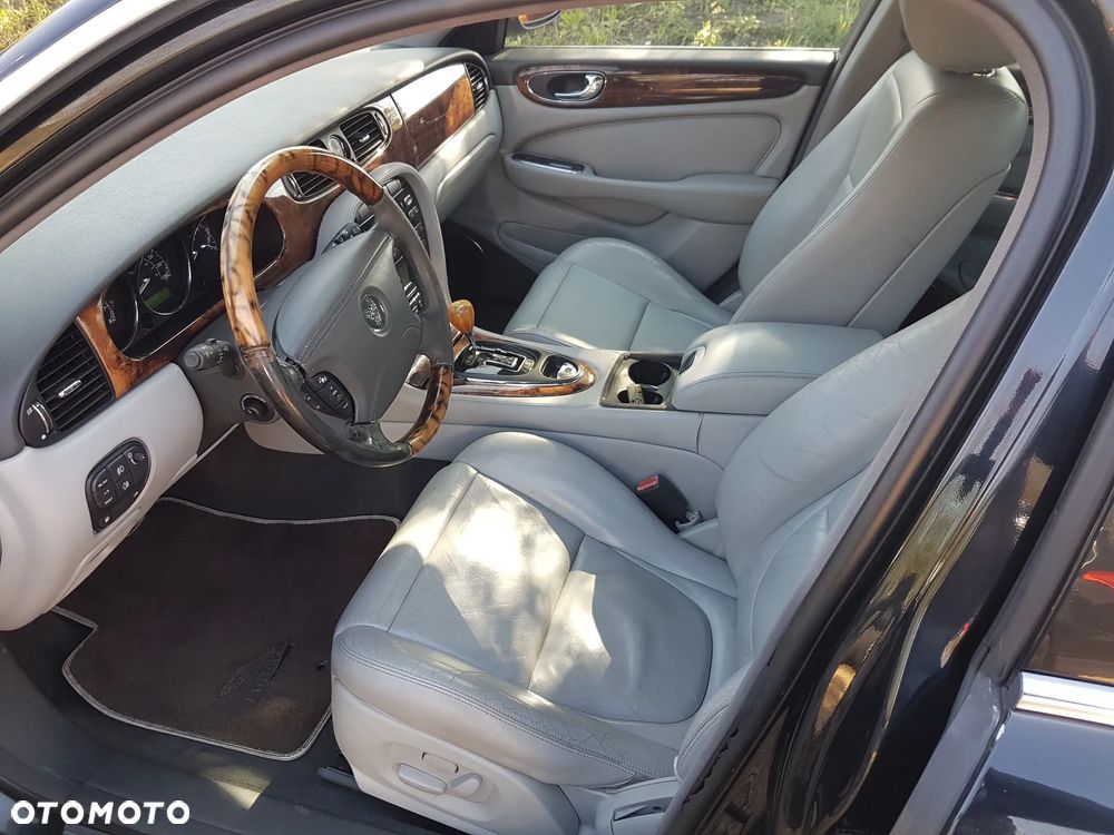 Jaguar XJ - 15