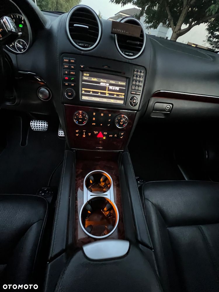 Mercedes-Benz GL 500 4Matic 7G-TRONIC - 11