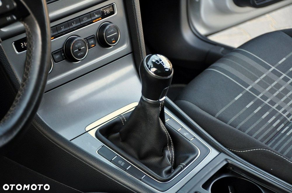 Volkswagen Golf - 35