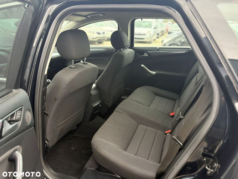 Ford Mondeo SW 1.6 TDCi Ambiente - 14