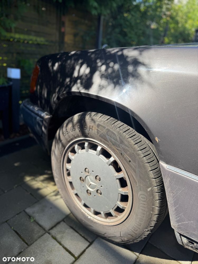 Mercedes-Benz W124 (1984-1993) - 32