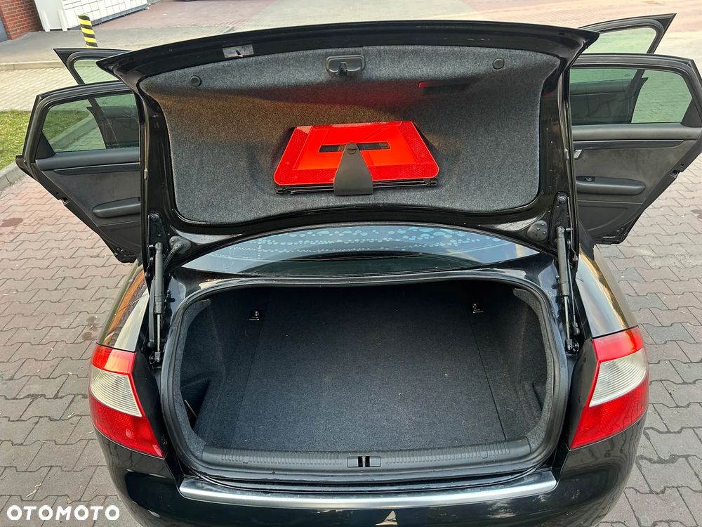 Audi A4 Limousine 1.8 T quattro - 18