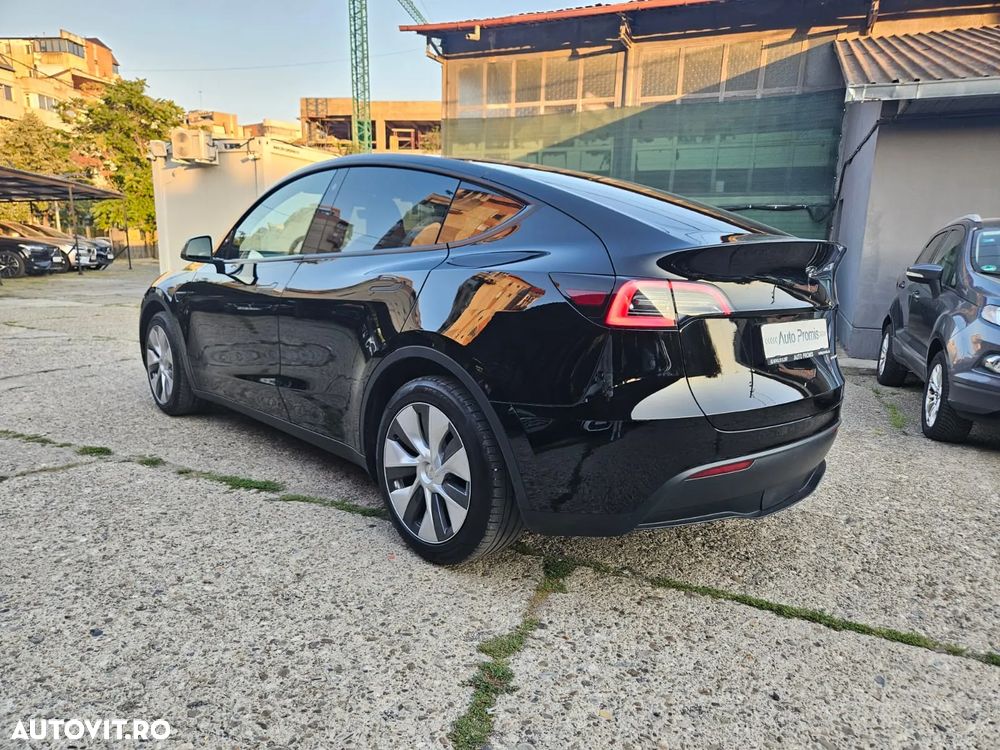Tesla Model Y Long Range Dual Motor AWD - 5