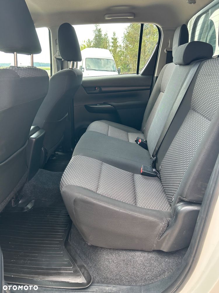 Toyota Hilux 2.4 D-4D Double Cab DLX 4x4 - 9