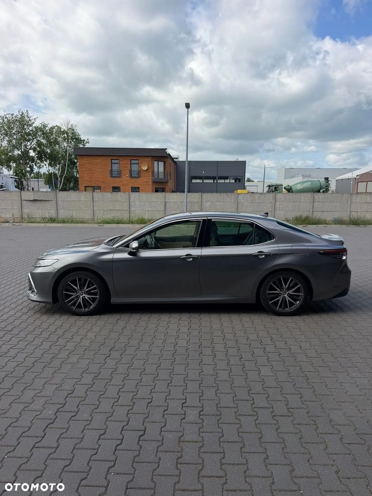 Toyota Camry 2.5 Hybrid Prestige CVT - 2