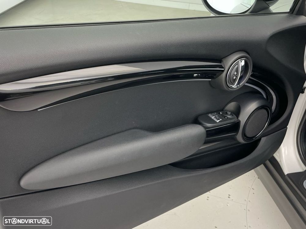 MINI 3 Portas Cooper SE Classic - 18