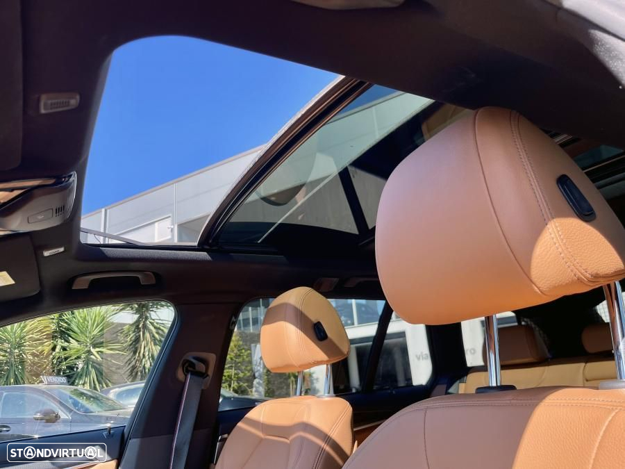 BMW 530 e Pack Desportivo M - 12