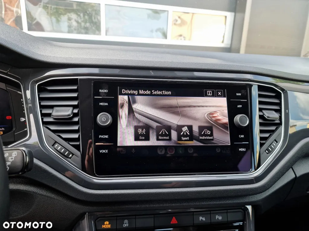 Volkswagen T-Roc 2.0 TDI SCR DSG Sport - 39