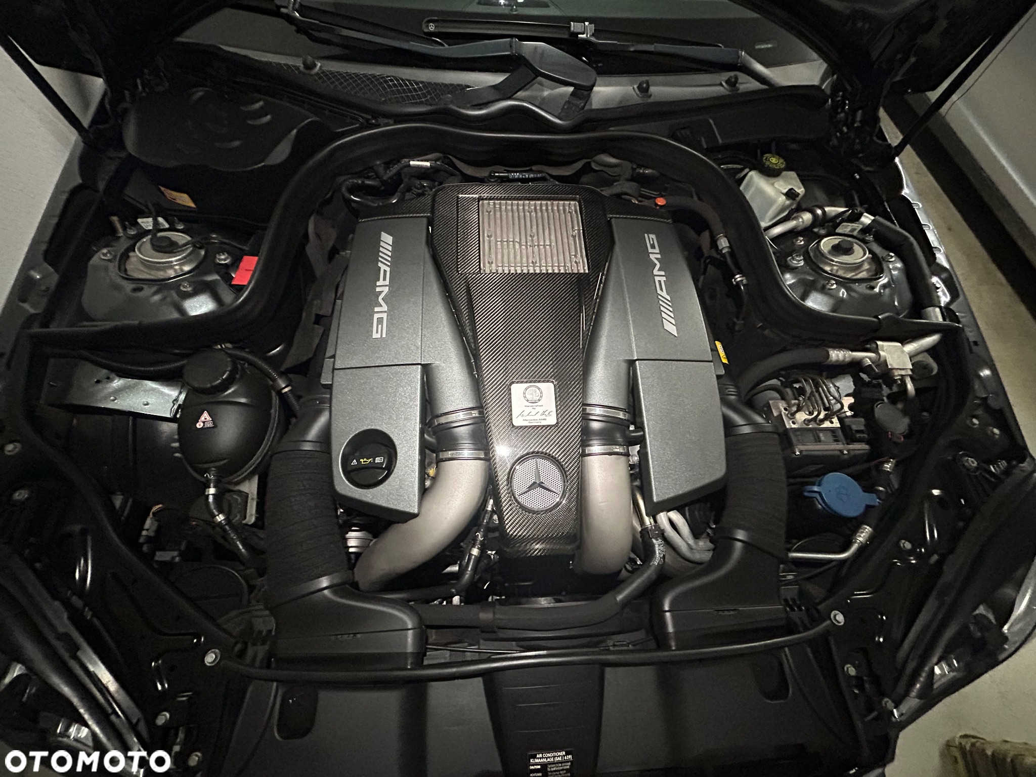 Mercedes-Benz Klasa E 63 AMG - 21