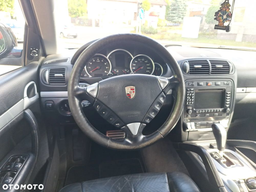 Porsche Cayenne - 23