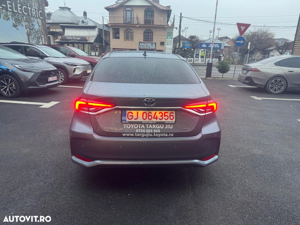 Toyota Corolla TS 1.8 HSD Dynamic - 6