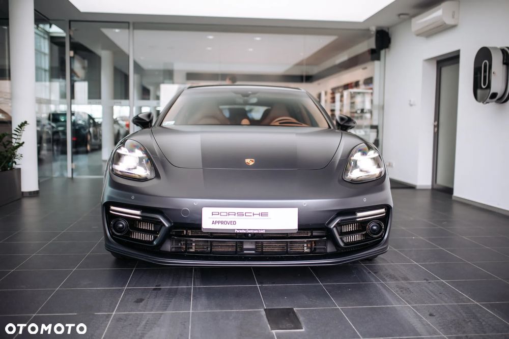 Porsche Panamera Turbo S Sport Turismo - 8