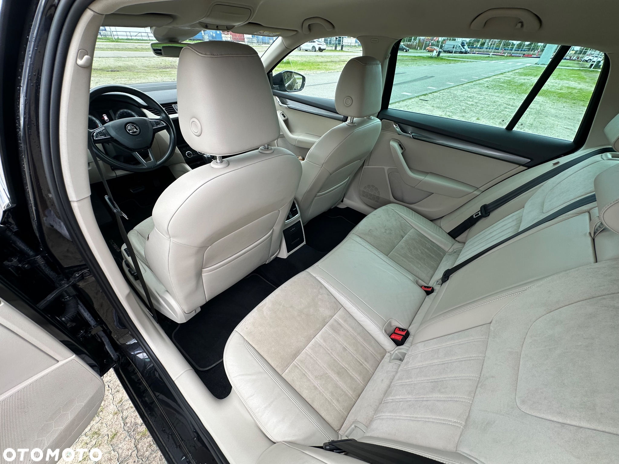 Skoda Octavia 2.0 TDI 4x4 Style DSG - 9