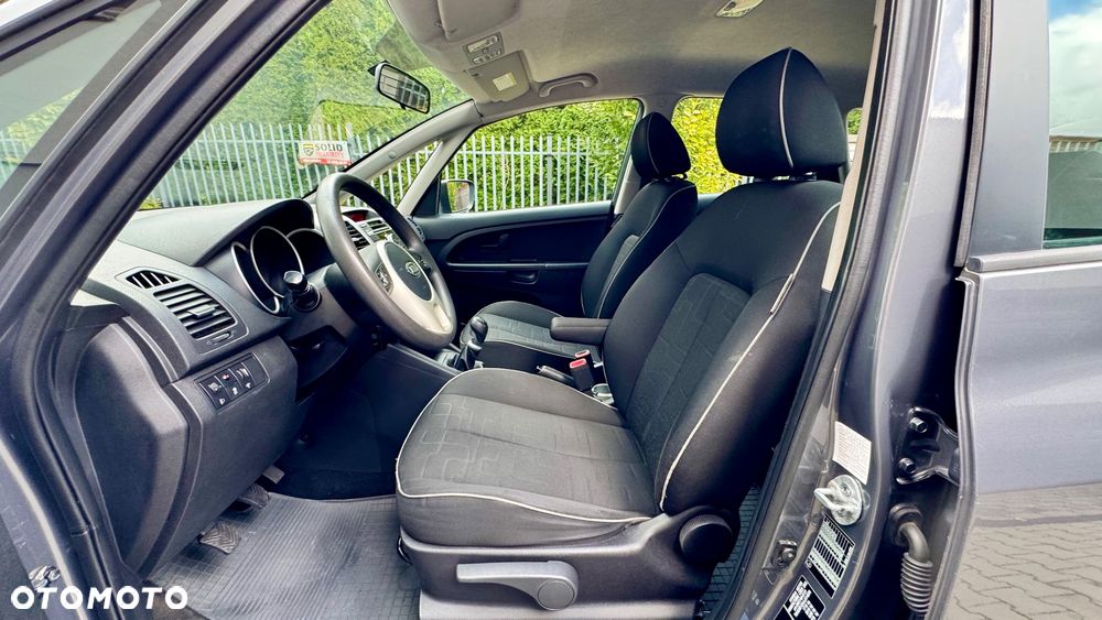 Kia Venga 1.6 M - 22