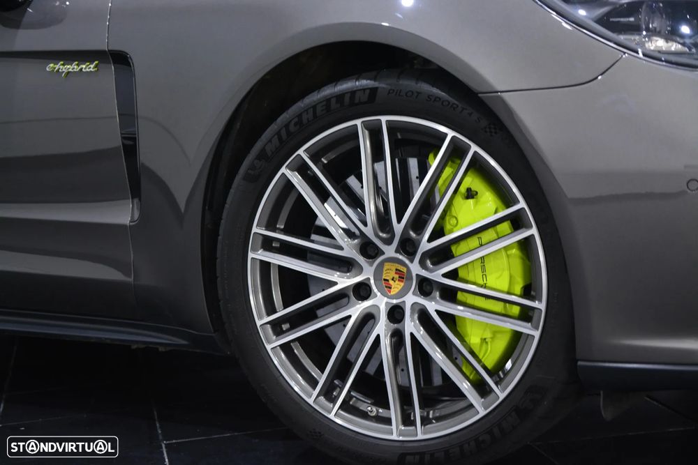 Porsche Panamera Sport Turismo Turbo S E-Hybrid - 23