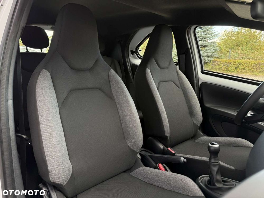 Toyota Aygo X 1.0 VVT-i X-play - 30