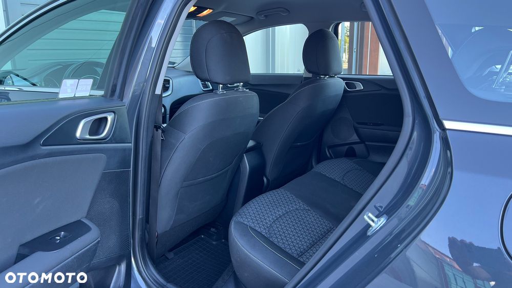 Kia Ceed 1.6 CRDi SCR M - 7