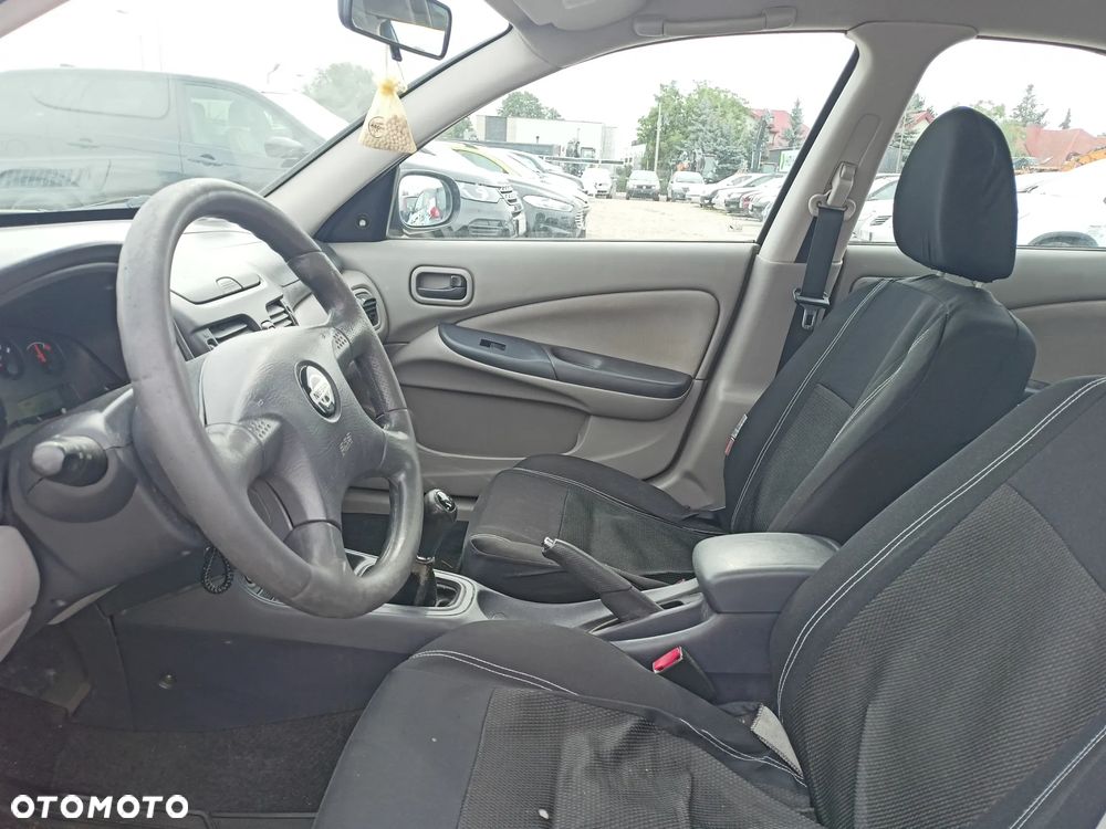 Nissan Almera - 8