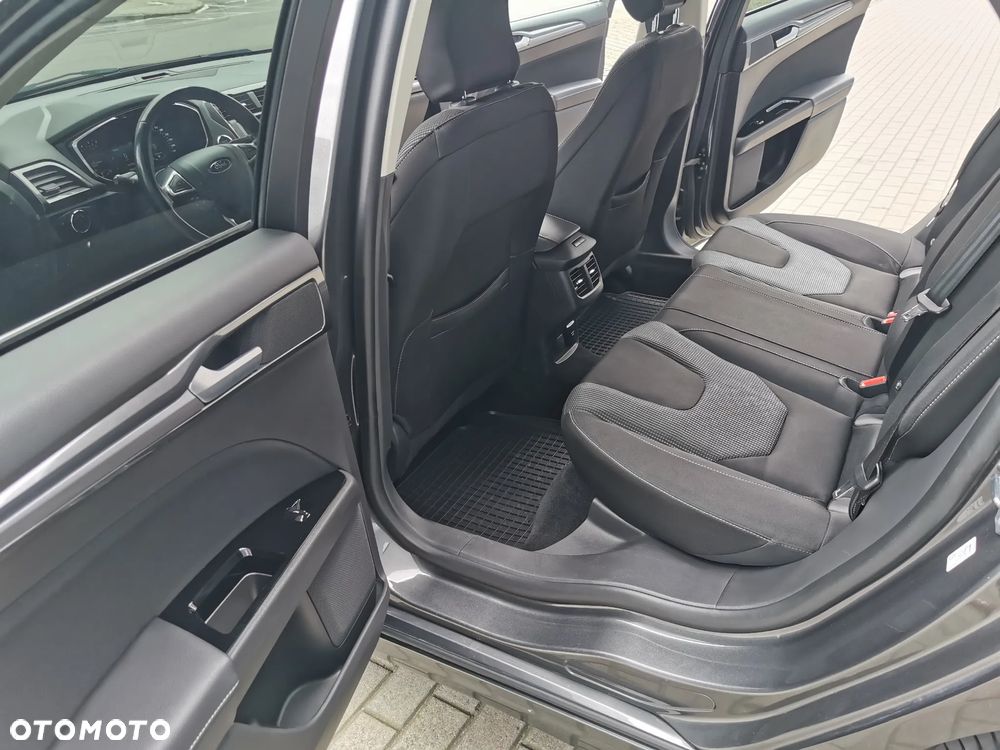 Ford Mondeo 2.0 EcoBlue Titanium - 28