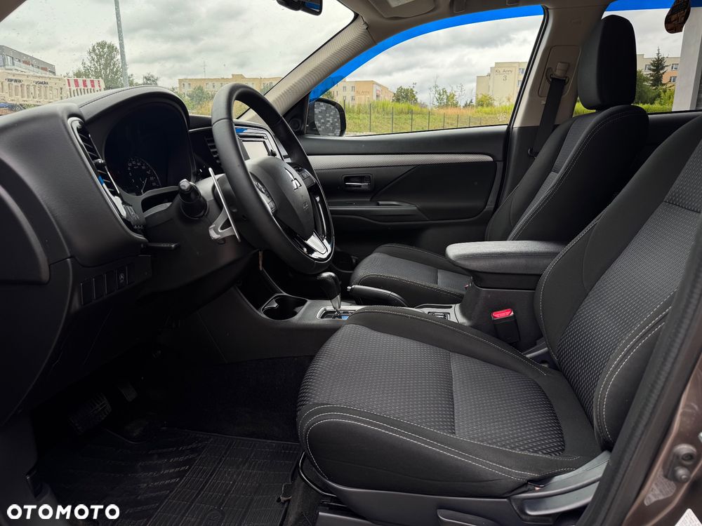 Mitsubishi Outlander 2.0 2WD CVT Spirit - 25