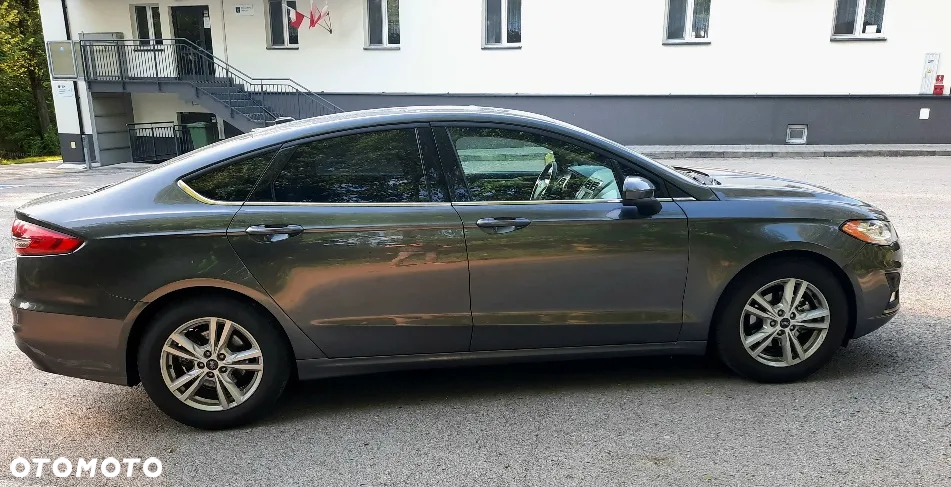 Ford Fusion - 4