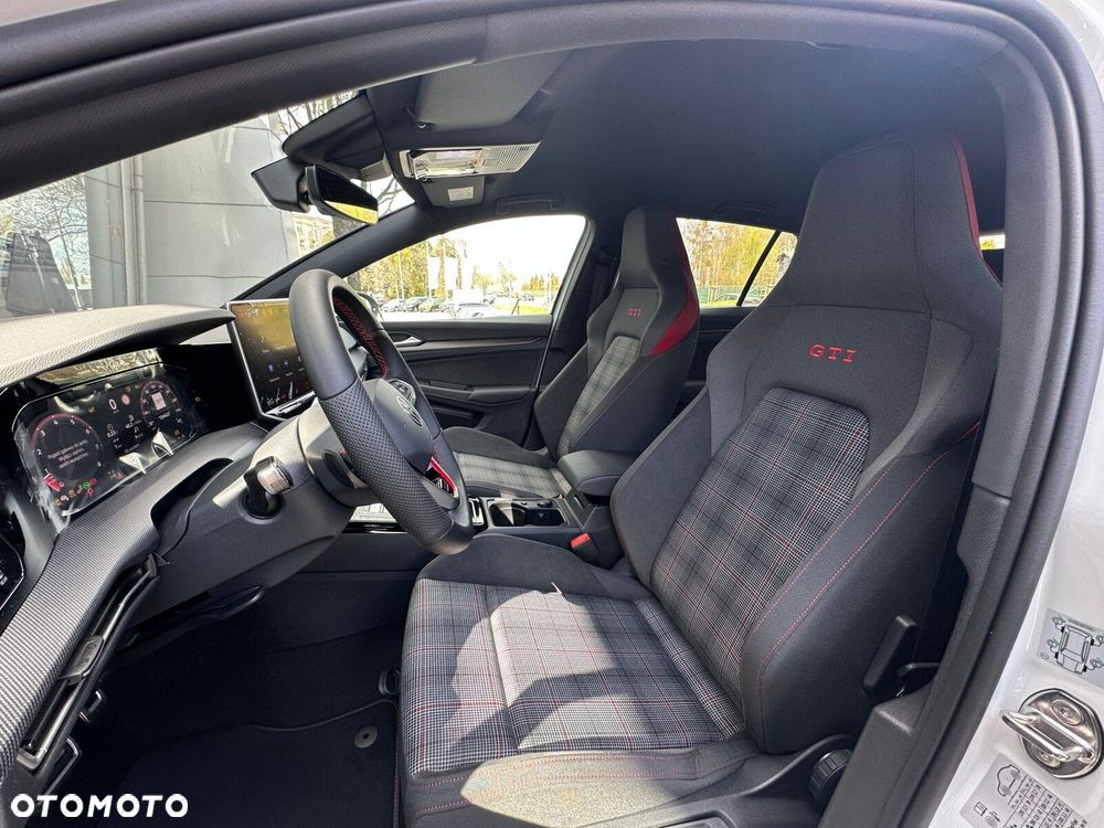 Volkswagen Golf - 14
