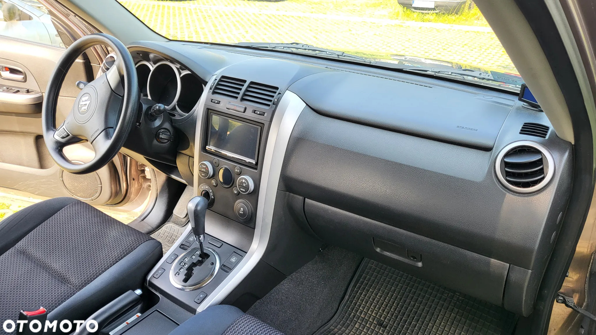 Suzuki Grand Vitara 2.4 Premium - 13