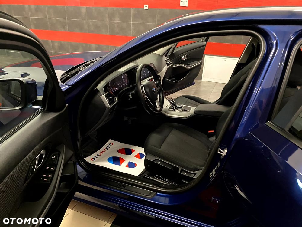 BMW Seria 3 320d Sport - 19