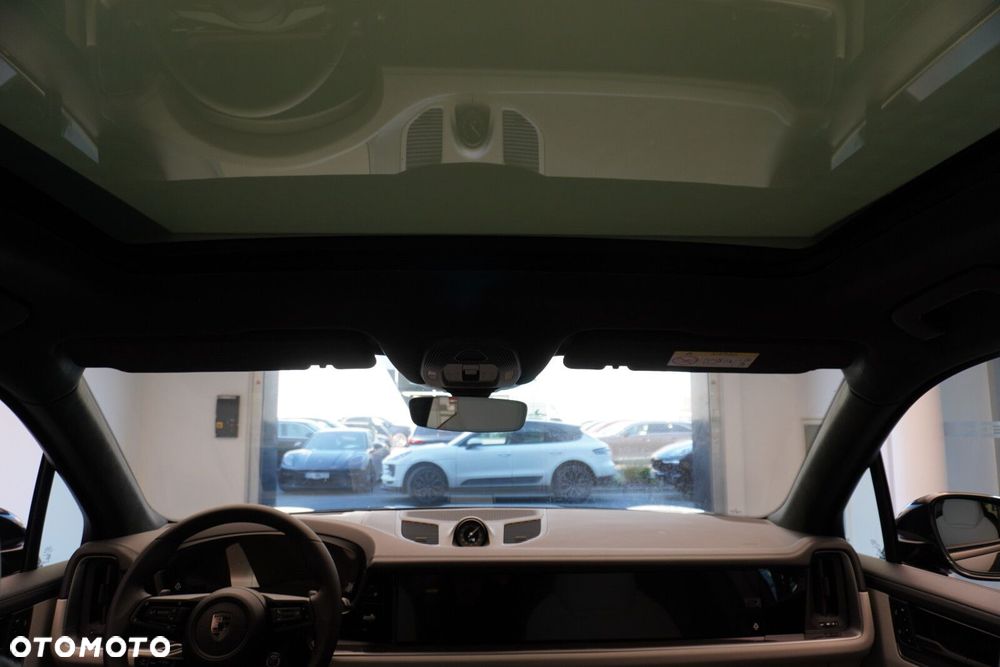 Porsche Cayenne - 34