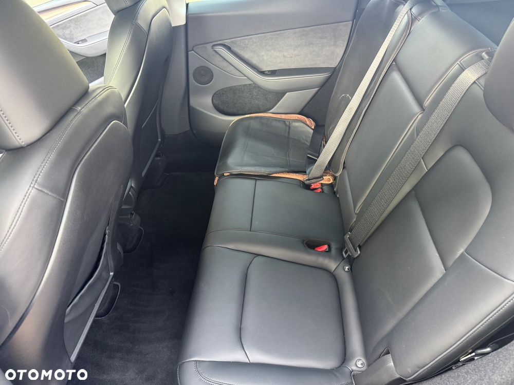 Tesla Model Y Standard - 23