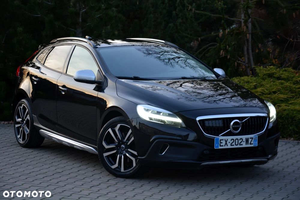 Volvo V40 Cross Country D3 Geartronic Momentum - 1
