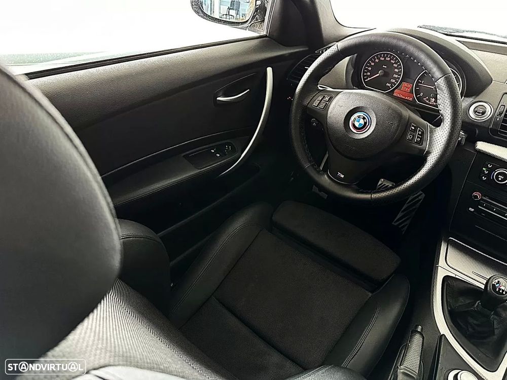 BMW 118 d Pack M - 33