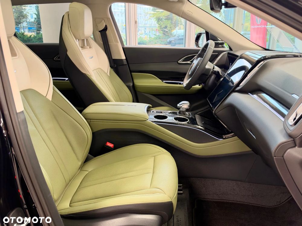 Hongqi HS3 2.0T AWD - 8
