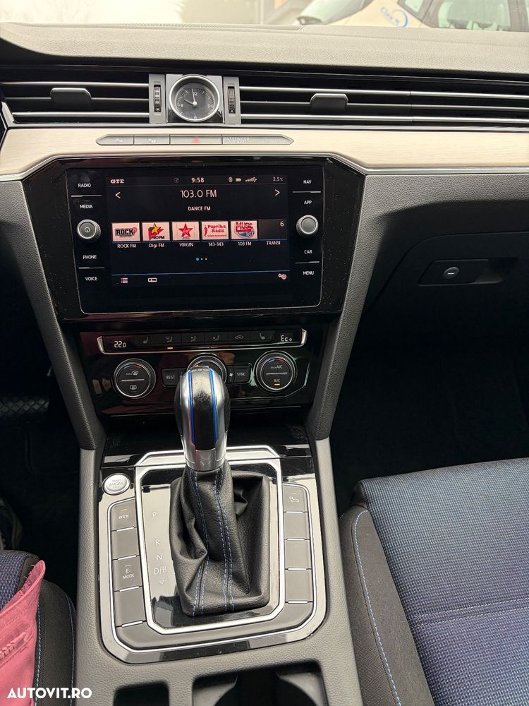 Volkswagen Passat - 16