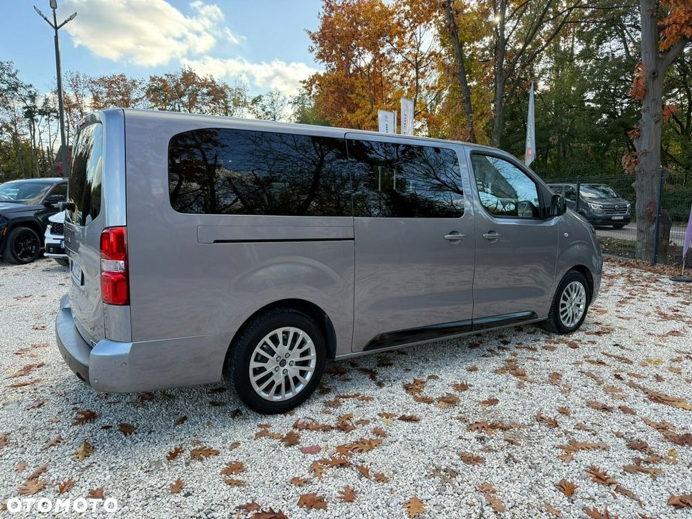Peugeot Traveller - 15