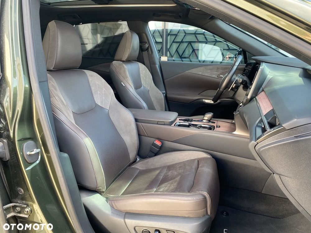 Lexus RX 450h+ Omotenashi - 24