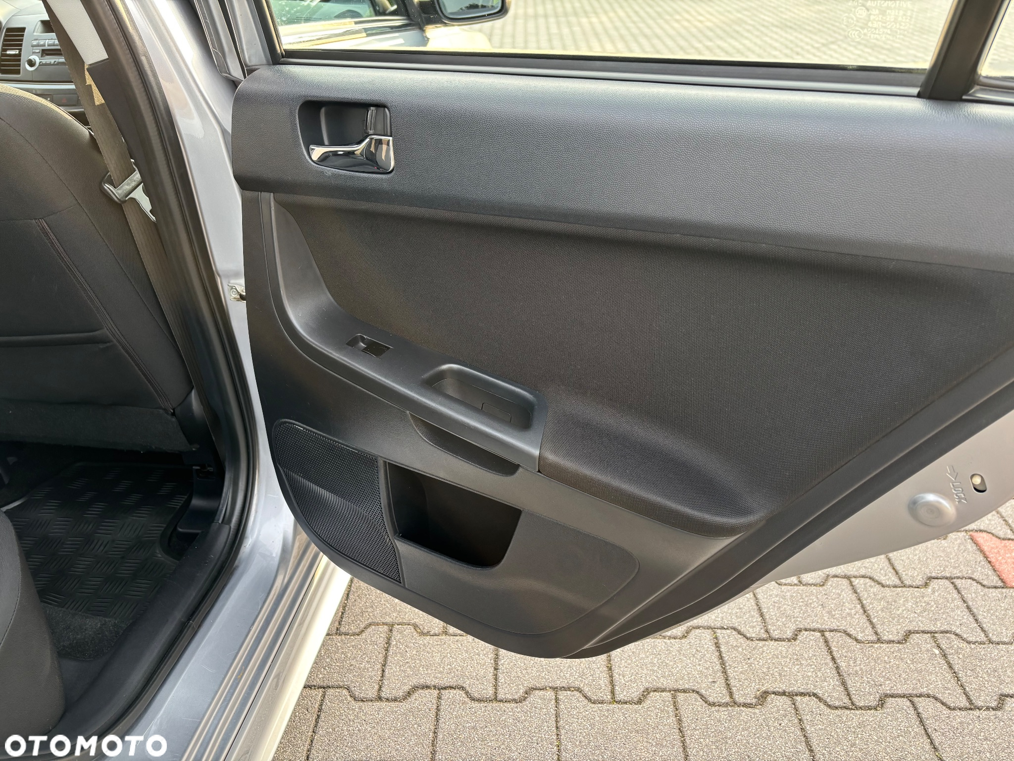 Mitsubishi Lancer 1.8 Invite - 27