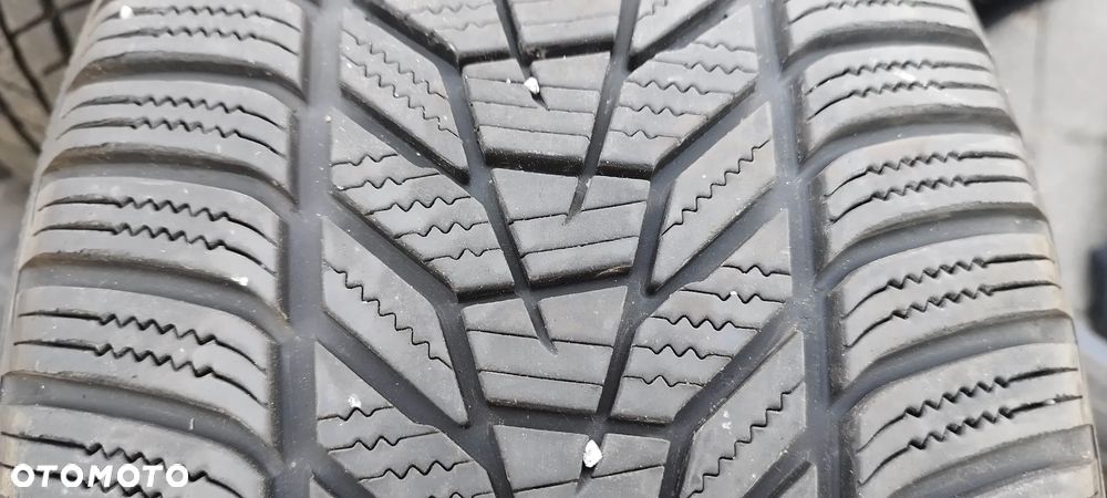 225/40/18 hankook winter icept evo3