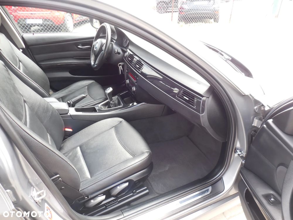 BMW Seria 3 318i Edition Exclusive - 9