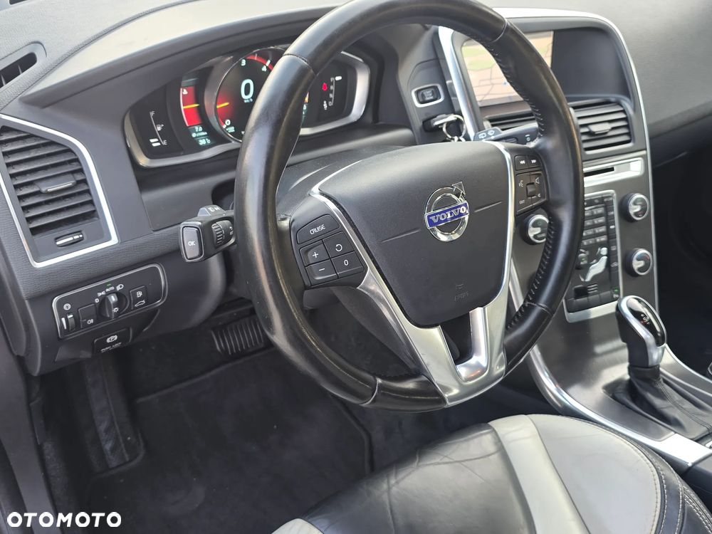 Volvo XC 60 D4 Geartronic Summum - 11