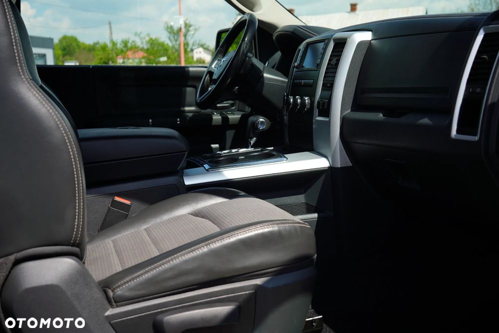 Dodge RAM - 33