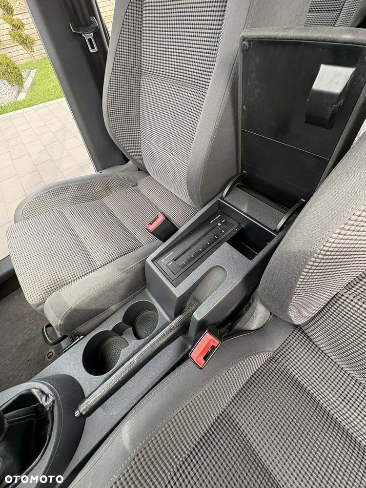 Volkswagen Touran 1.9 TDI Trendline - 8